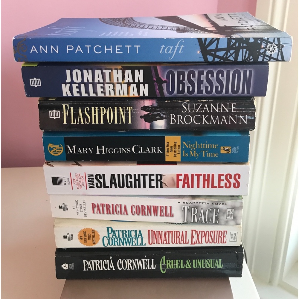 8 paperbacks:P Cornwell, K Slaughter,MH Clark,S Brockmann,J Kellerman,A Patchett